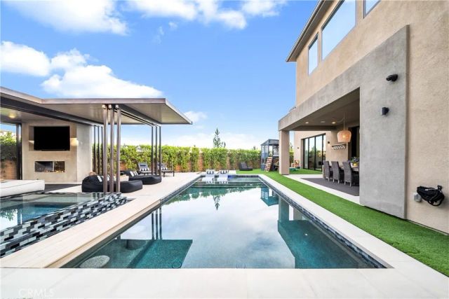 20431 W Windsor Lane, Porter Ranch, CA 91326