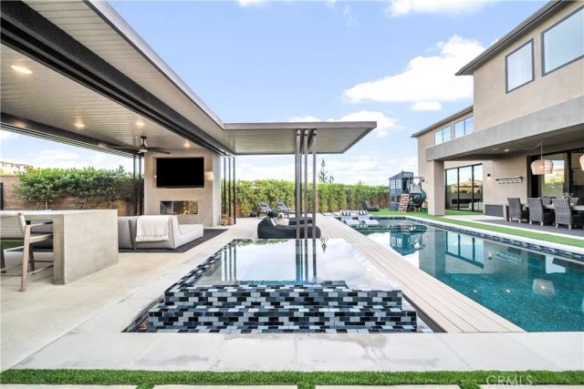 20431 W Windsor Lane, Porter Ranch, CA 91326