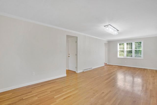 990 Frank Smith Rd, Longmeadow, MA 01106