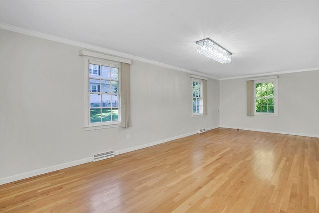 990 Frank Smith Rd, Longmeadow, MA 01106