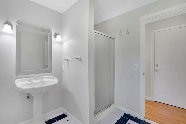 990 Frank Smith Rd, Longmeadow, MA 01106