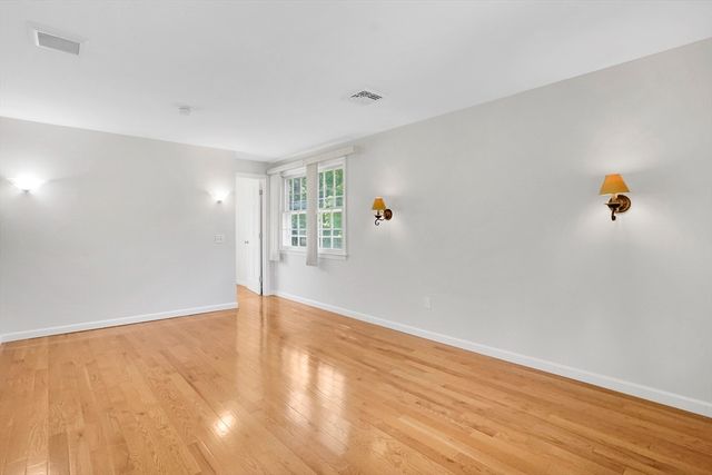 990 Frank Smith Rd, Longmeadow, MA 01106