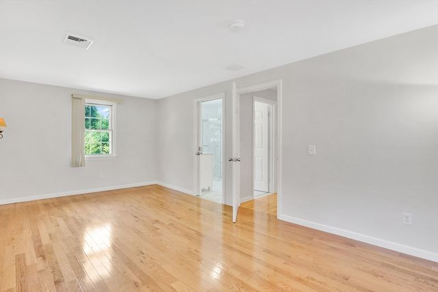990 Frank Smith Rd, Longmeadow, MA 01106