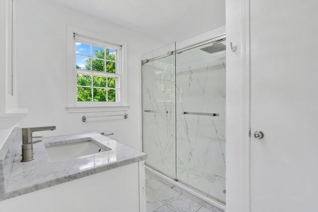 990 Frank Smith Rd, Longmeadow, MA 01106