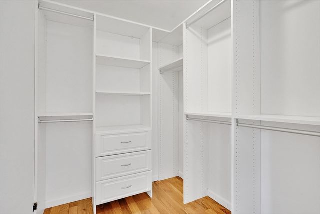 990 Frank Smith Rd, Longmeadow, MA 01106