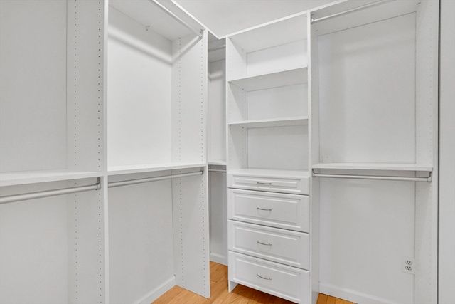 990 Frank Smith Rd, Longmeadow, MA 01106