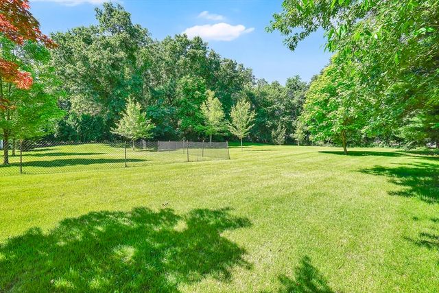 990 Frank Smith Rd, Longmeadow, MA 01106