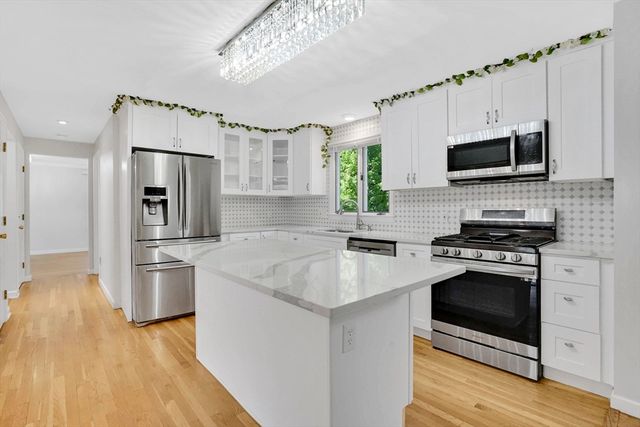 990 Frank Smith Rd, Longmeadow, MA 01106