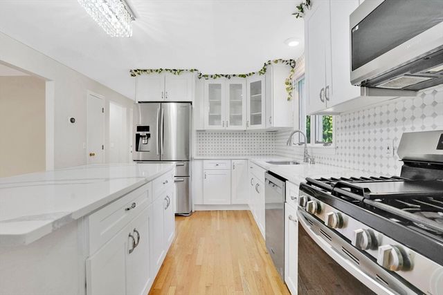 990 Frank Smith Rd, Longmeadow, MA 01106