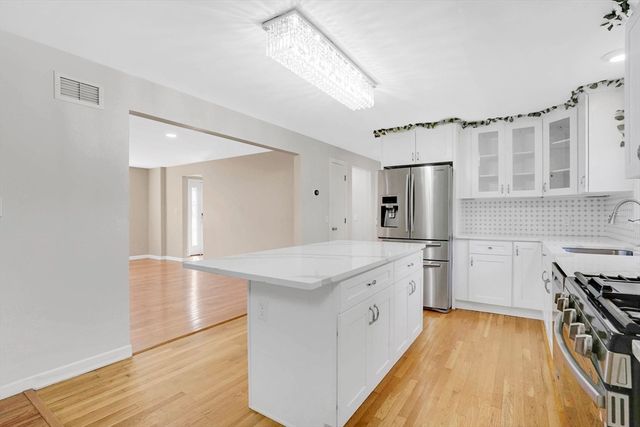 990 Frank Smith Rd, Longmeadow, MA 01106