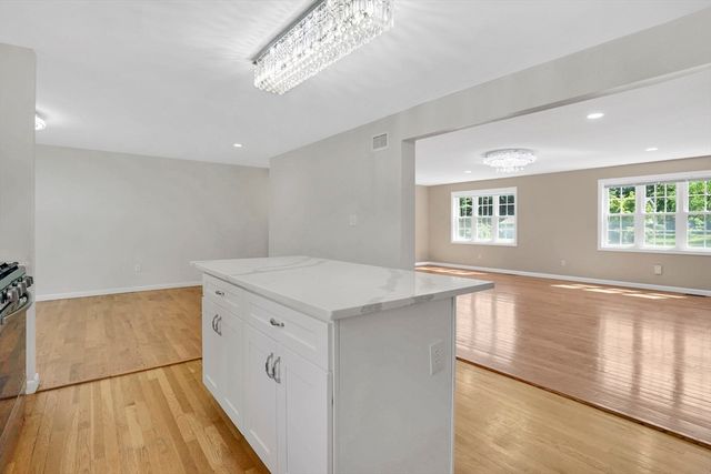 990 Frank Smith Rd, Longmeadow, MA 01106