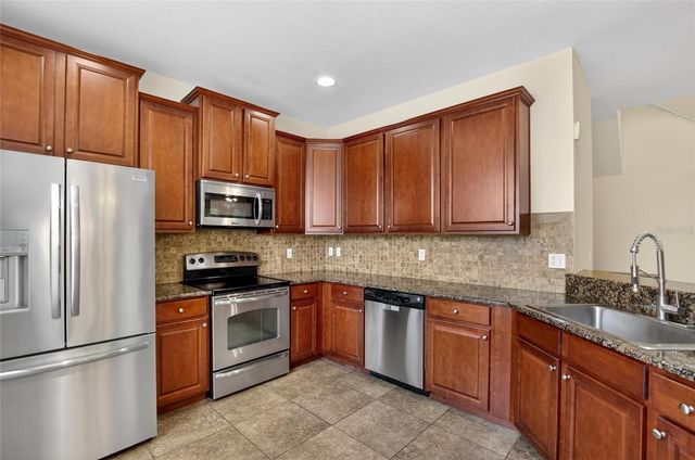 714 ASHENTREE DRIVE, Plant City, FL 33563