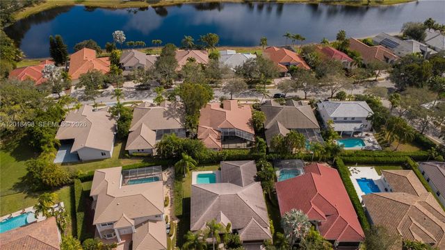 2621 Oakbrook Ln, Weston, FL 33332