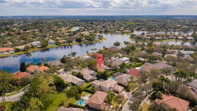 2621 Oakbrook Ln, Weston, FL 33332