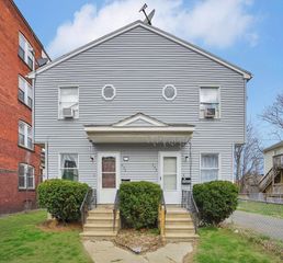 536-538 Union St, Springfield, MA 01109