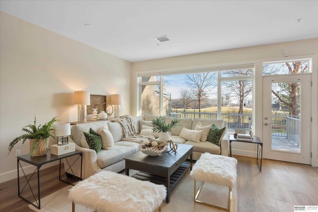 723 Riverfront Drive, Omaha, NE 68102