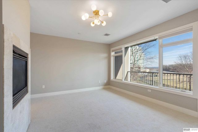 723 Riverfront Drive, Omaha, NE 68102