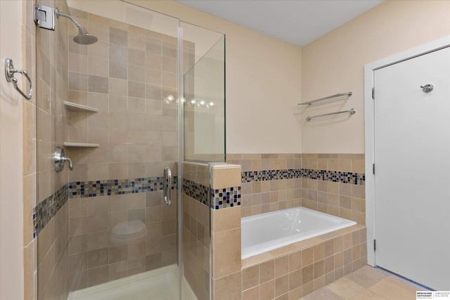 723 Riverfront Drive, Omaha, NE 68102