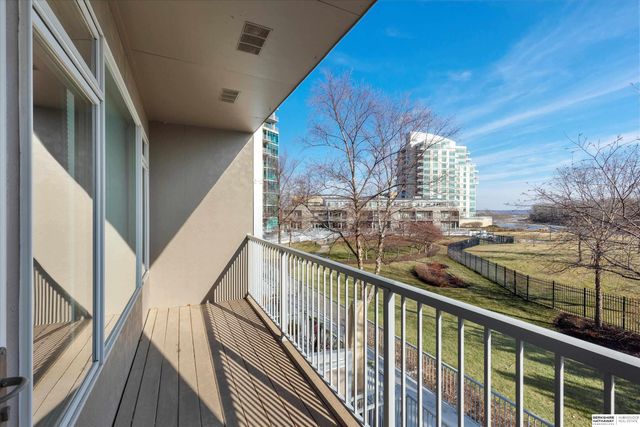 723 Riverfront Drive, Omaha, NE 68102