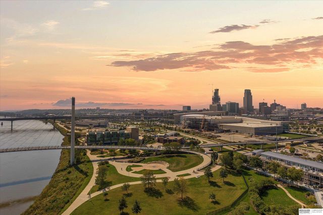 723 Riverfront Drive, Omaha, NE 68102