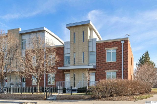 723 Riverfront Drive, Omaha, NE 68102