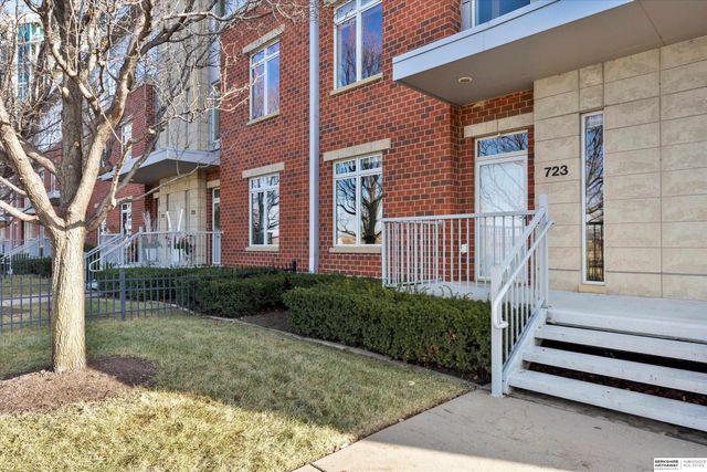 723 Riverfront Drive, Omaha, NE 68102