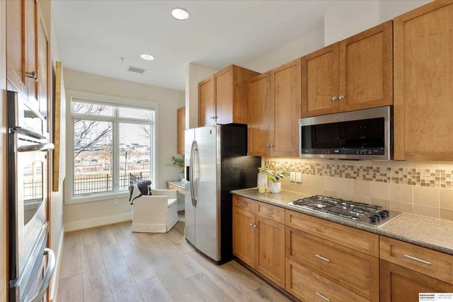 723 Riverfront Drive, Omaha, NE 68102