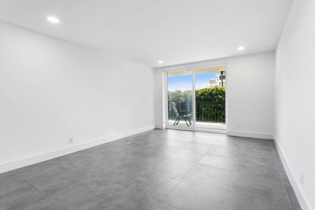 2778 S Ocean Boulevard 203s, Palm Beach, FL 33480