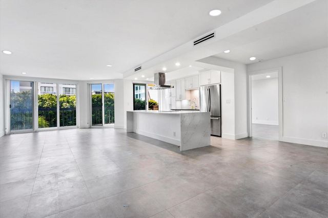 2778 S Ocean Boulevard 203s, Palm Beach, FL 33480