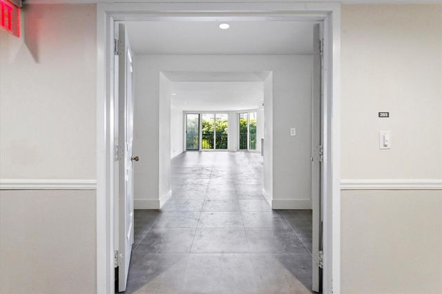 2778 S Ocean Boulevard 203s, Palm Beach, FL 33480