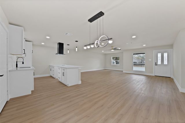 6224 Highland Hills Drive, Dallas, TX 75241