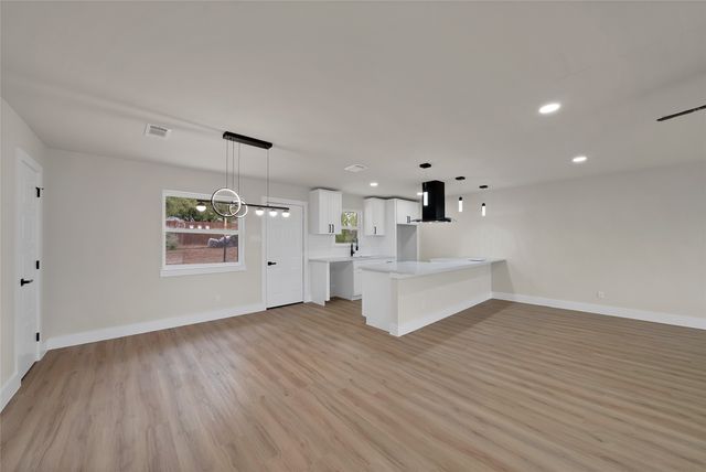 6224 Highland Hills Drive, Dallas, TX 75241