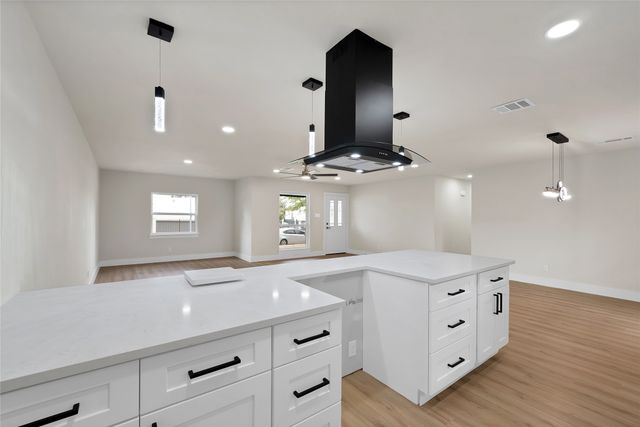 6224 Highland Hills Drive, Dallas, TX 75241