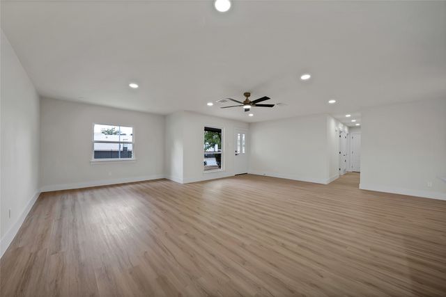 6224 Highland Hills Drive, Dallas, TX 75241