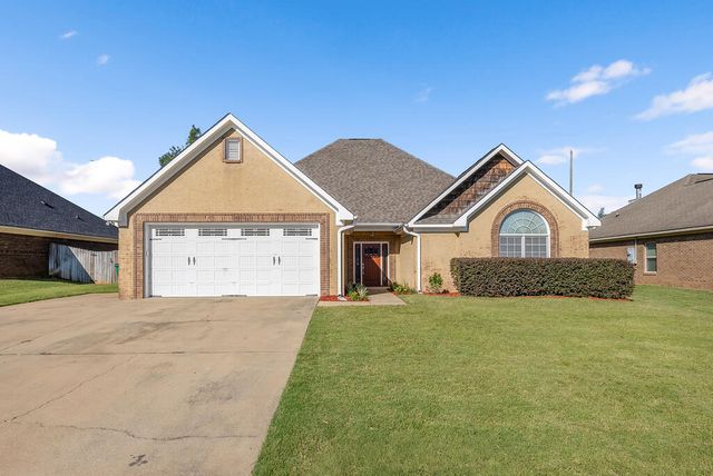 126 Boulder Creek, Smiths Station, AL 36877