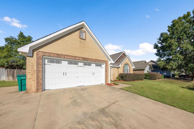 126 Boulder Creek, Smiths Station, AL 36877