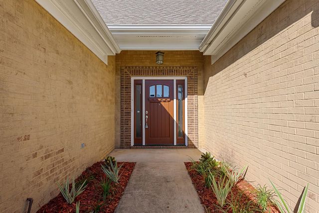 126 Boulder Creek, Smiths Station, AL 36877