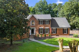 10560 Haynes Bridge Road, Alpharetta, GA 30022