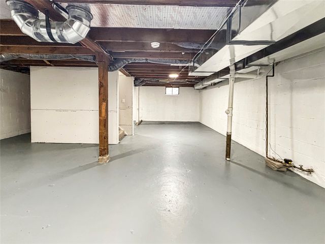 5820 Francis Avenue, Des Moines, IA 50322