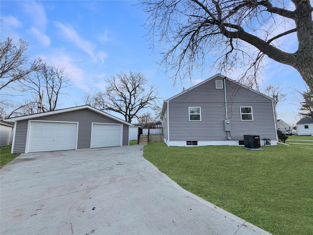 5820 Francis Avenue, Des Moines, IA 50322