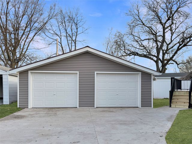 5820 Francis Avenue, Des Moines, IA 50322
