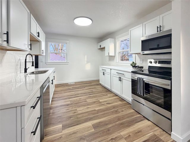 5820 Francis Avenue, Des Moines, IA 50322