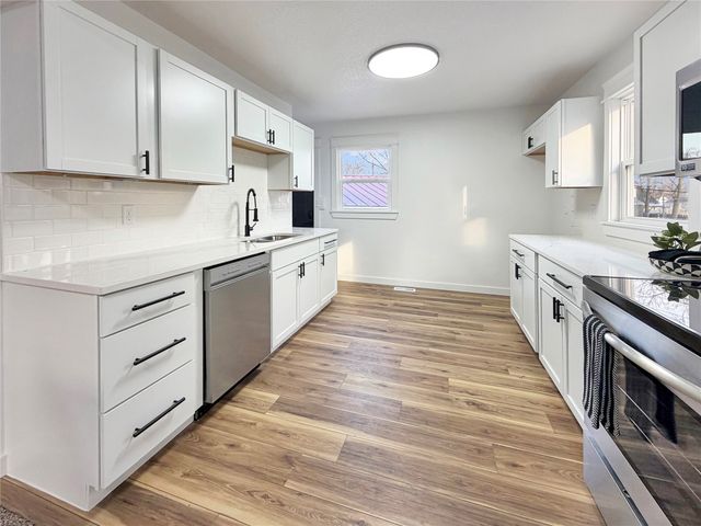 5820 Francis Avenue, Des Moines, IA 50322