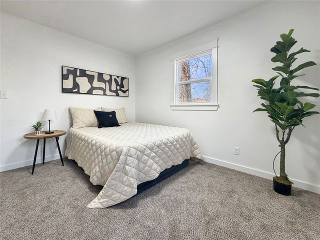 5820 Francis Avenue, Des Moines, IA 50322