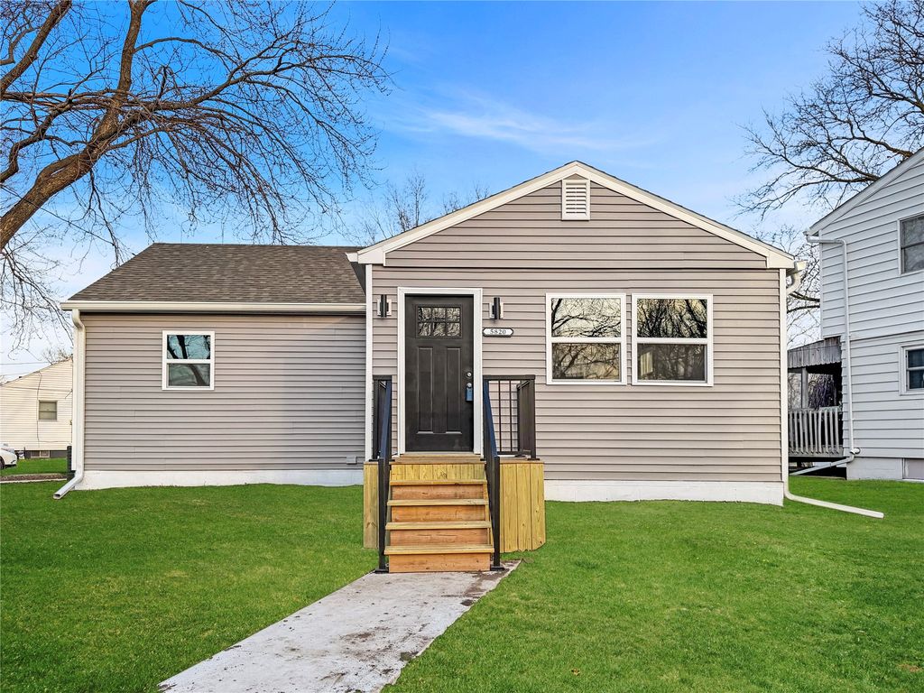 5820 Francis Avenue, Des Moines, IA 50322
