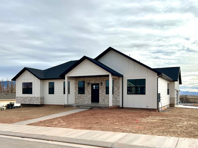 431 W CENTER ST, Gunnison, UT 84634