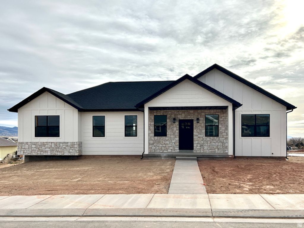 431 W CENTER ST, Gunnison, UT 84634