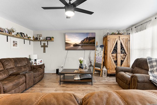 9239 Everton, San Antonio, TX 78245