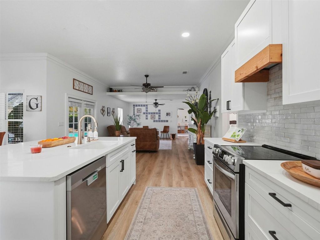 Image 38 of property listing at 13396 TWINBERRY DRIVE, Spring Hill, FL 34609