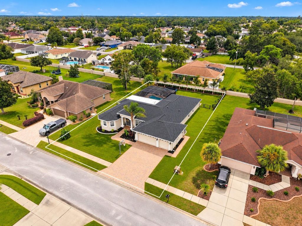 Image 7 of property listing at 13396 TWINBERRY DRIVE, Spring Hill, FL 34609